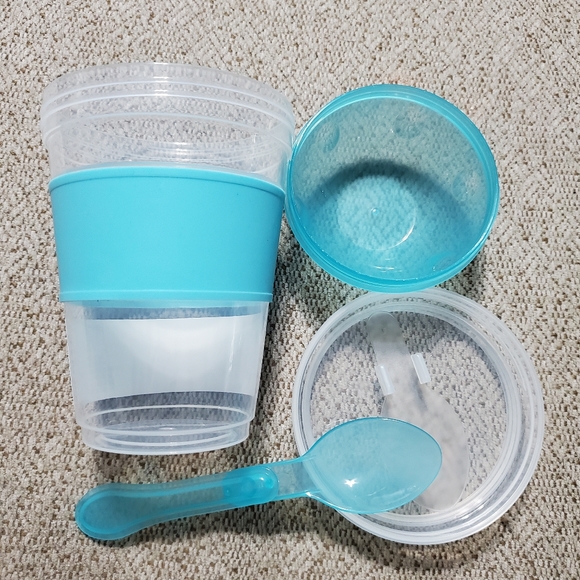 Gray Set of 2 Reusable Fruit Yogurt Parfait Snack Cup 16.2 oz with Spoons In Lid - Picture 2 of 3